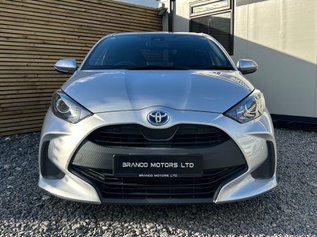 2021 Toyota Yaris - photo 2