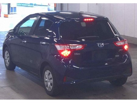 2017 Toyota Vitz - photo 3