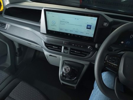 2025 Ford Transit Custom - photo 15