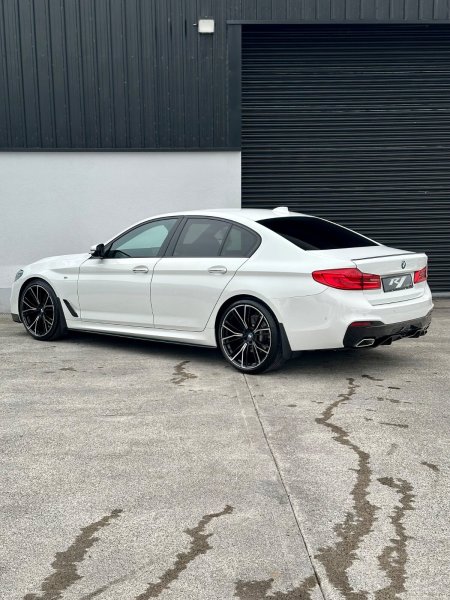 2017 BMW 5-Series - photo 17