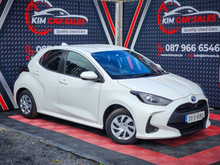 2023 Toyota Yaris - photo 2
