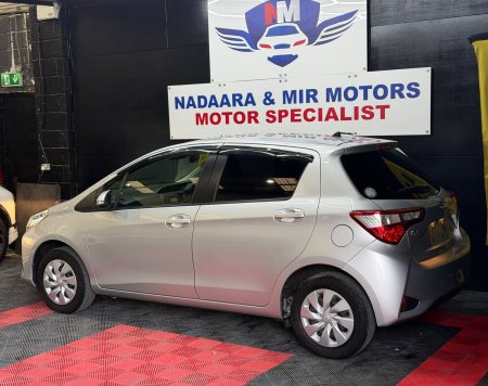 2017 Toyota Vitz - photo 5