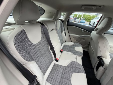 2018 Volvo V40 - photo 34