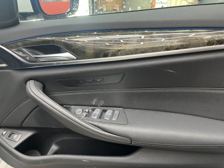 2021 BMW 5-Series - photo 16