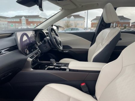 2025 Lexus RX450H+ - photo 7