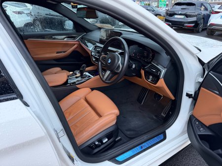 2021 BMW 5-Series - photo 2