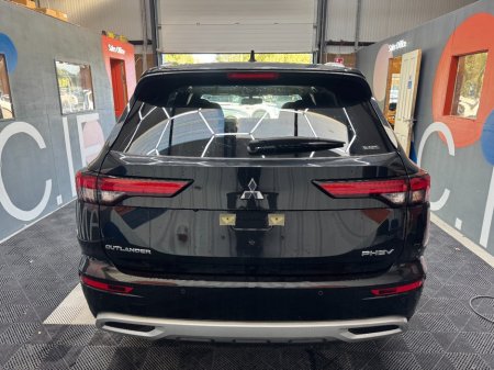 2024 Mitsubishi Outlander - photo 4