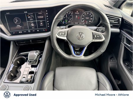 2025 Volkswagen Touareg - photo 12