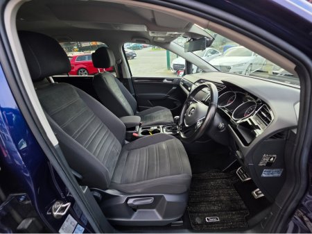2017 Volkswagen Touran - photo 2