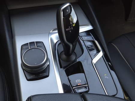 2021 BMW 5-Series - photo 23