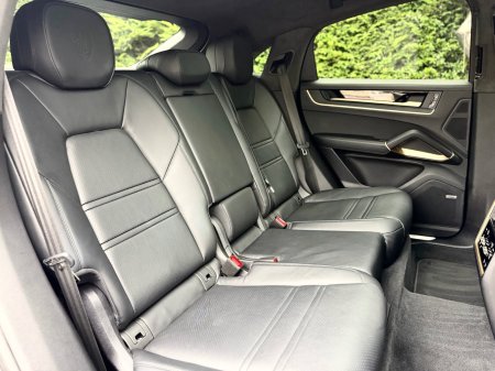 2025 Porsche Cayenne - photo 18