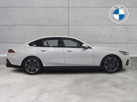 2025 BMW 5-Series - photo 26