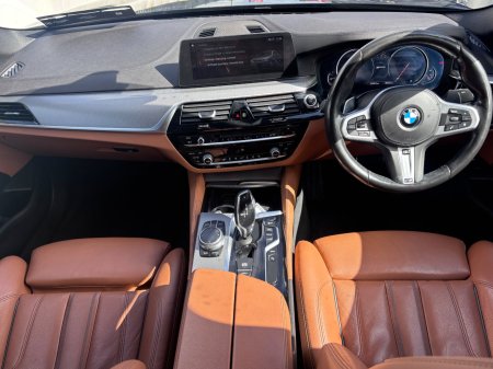 2018 BMW 5-Series - photo 2