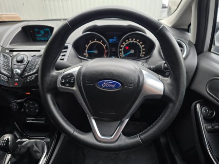 2014 Ford Fiesta - photo 13