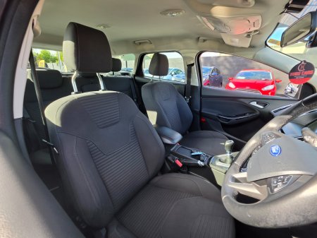 2018 Ford Focus - photo 23