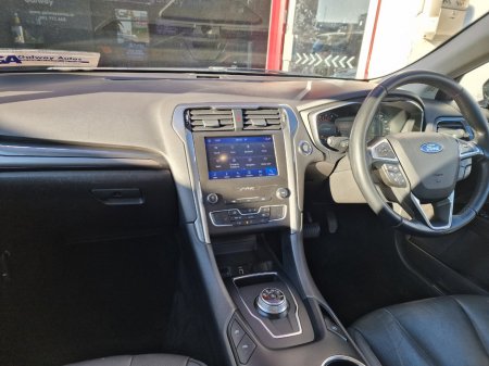 2020 Ford Mondeo - photo 28