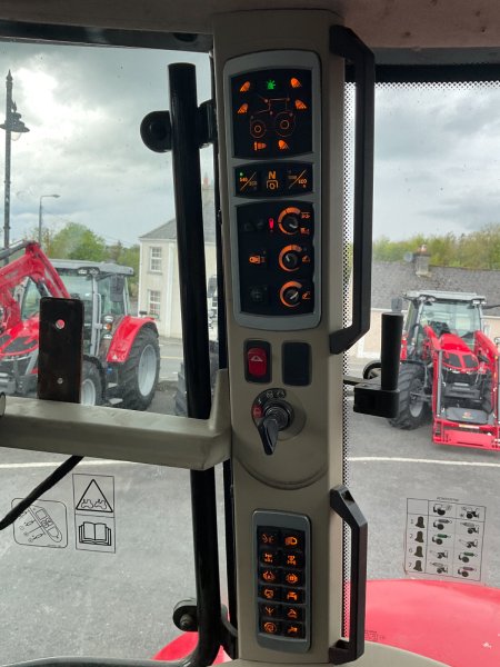 2018 Massey Ferguson 7720S - photo 9