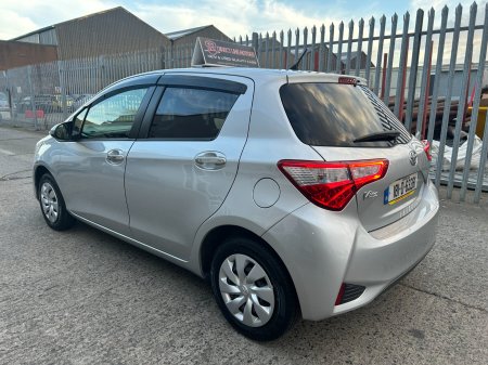 2018 Toyota Vitz - photo 6