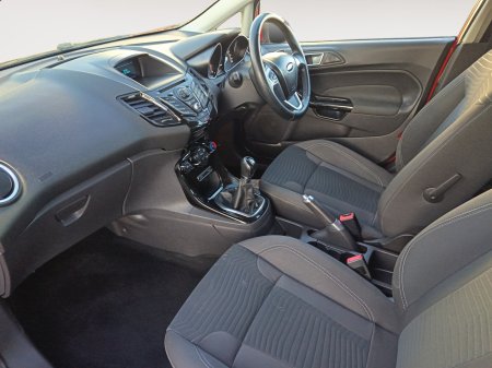 2013 Ford Fiesta - photo 9