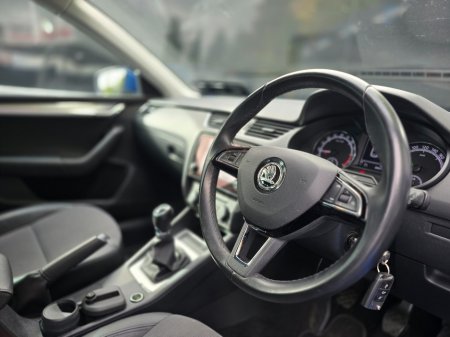 2020 Skoda Octavia - photo 2