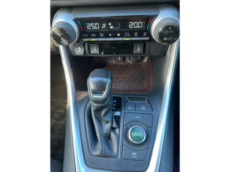 2021 Toyota RAV4 - photo 18