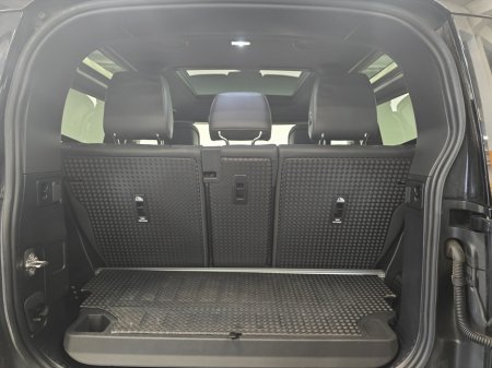 2024 Land Rover Defender - photo 10