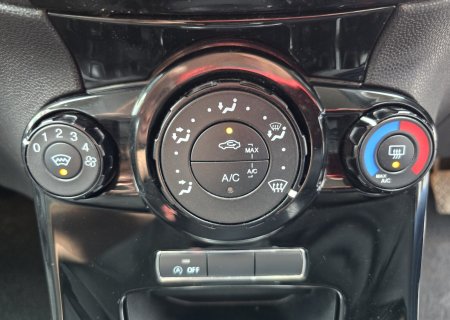 2015 Ford Fiesta - photo 16