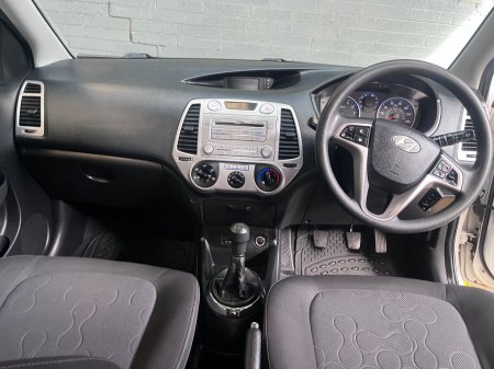 2012 Hyundai i20 - photo 17