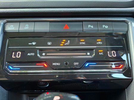 2024 Volkswagen T-Roc - photo 17