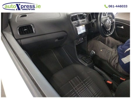 2015 Volkswagen Polo - photo 2