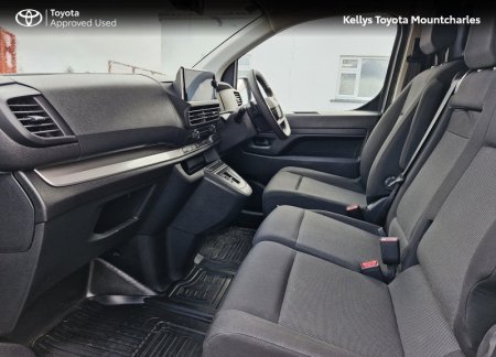 2025 Toyota Proace - photo 6
