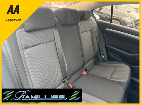 2017 Volkswagen Passat - photo 17