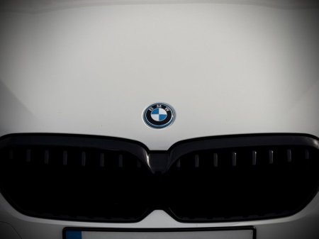 2023 BMW 5-Series - photo 21