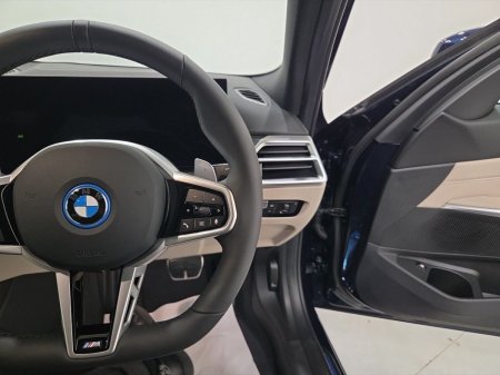 2026 BMW 3-Series - photo 17