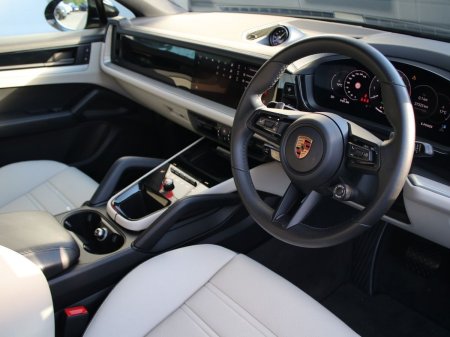 2025 Porsche Cayenne - photo 8