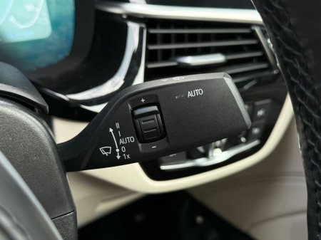 2022 BMW 5-Series - photo 27