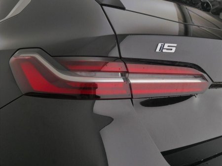 2025 BMW i5 - photo 19