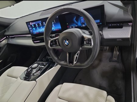 2024 BMW 5-Series - photo 6