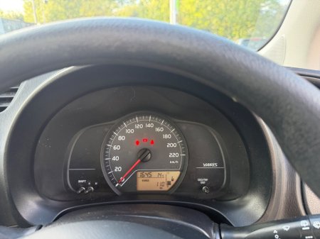 2014 Toyota Yaris - photo 12
