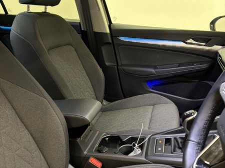 2025 Volkswagen Golf - photo 10