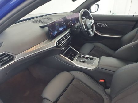 2023 BMW 3-Series - photo 9