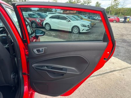 2015 Ford Fiesta - photo 13