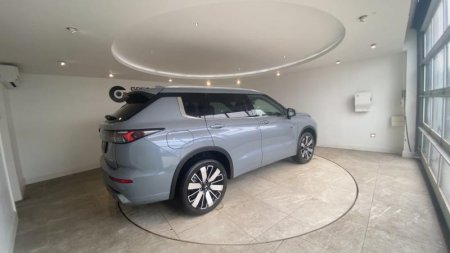2026 Mitsubishi Outlander - photo 8