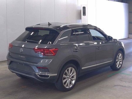 2021 Volkswagen T-Roc - photo 2