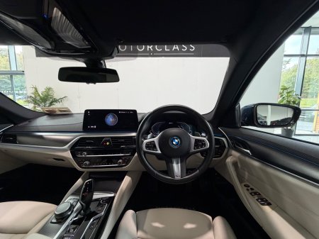 2022 BMW 5-Series - photo 11