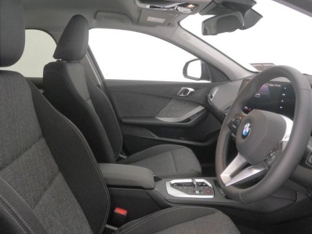 2025 BMW 1-Series - photo 12