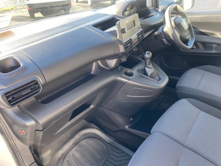 2020 Peugeot Partner - photo 11