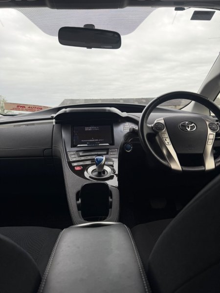 2013 Toyota Prius - photo 16