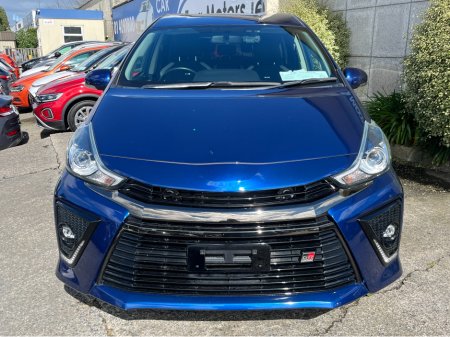 2020 Toyota Prius - photo 2