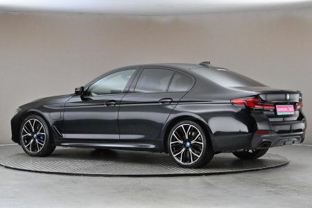 2023 BMW 5-Series - photo 6